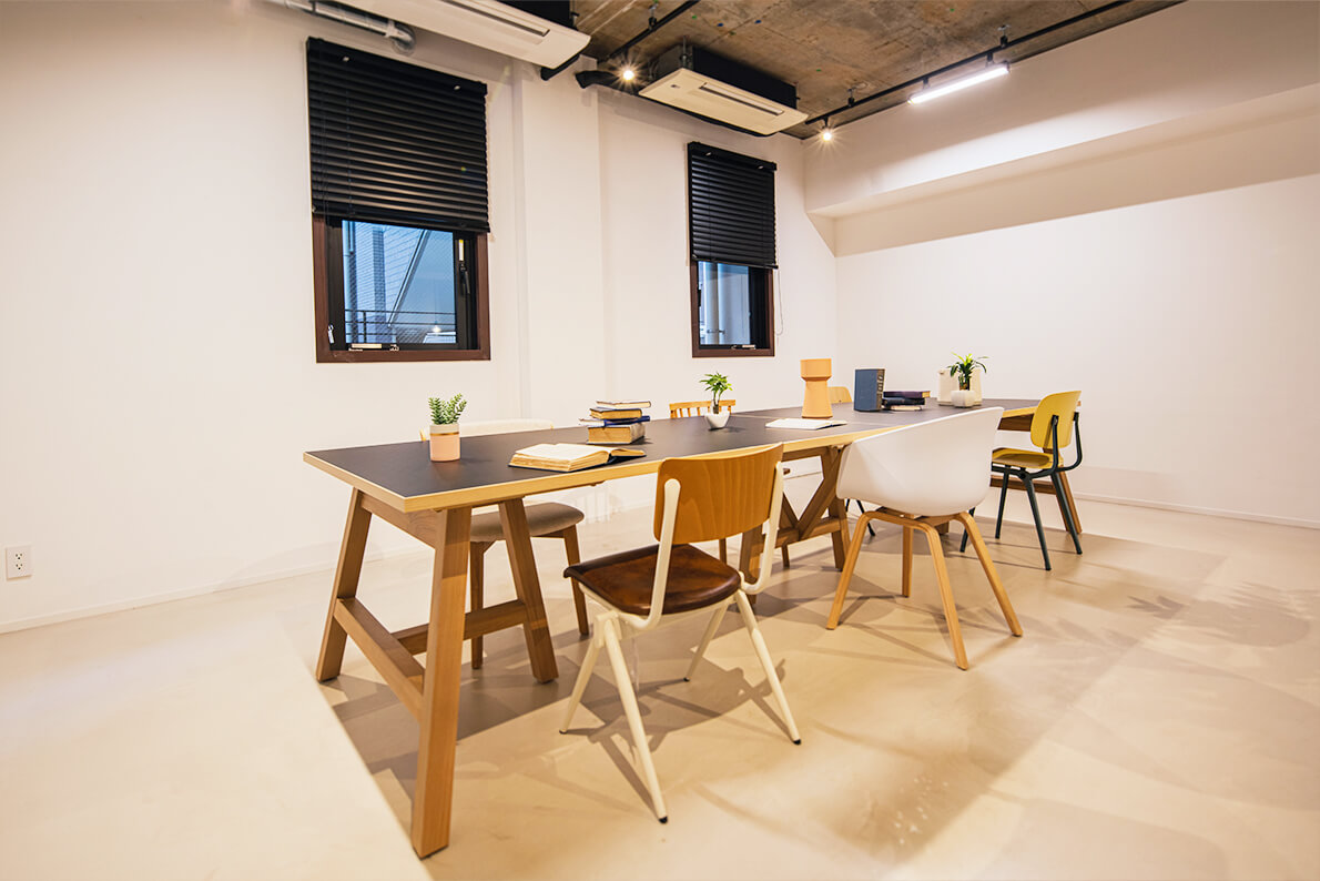 MODEL ROOM